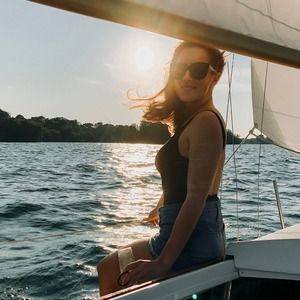 Meet your Posher, Emily